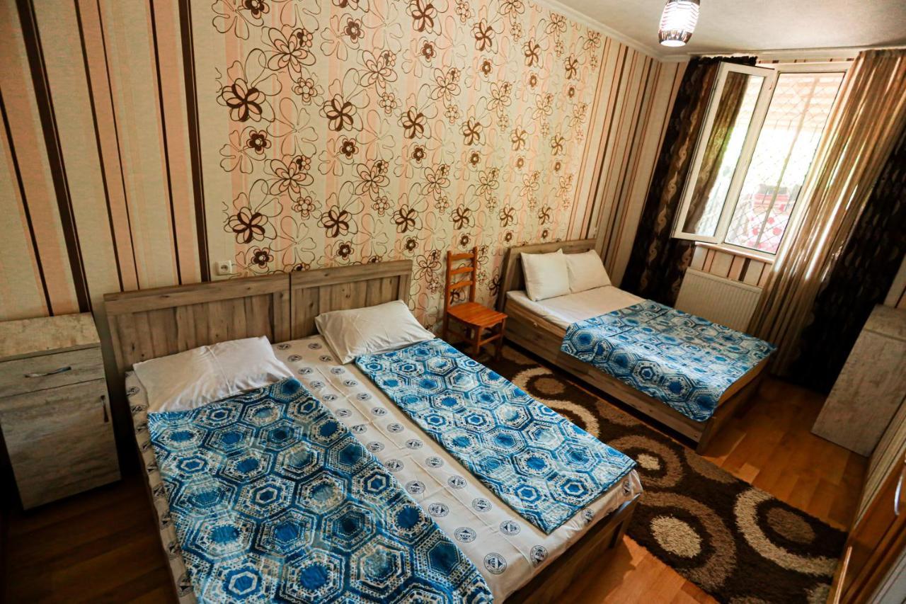 Guesthouse Gua Kutaisi Exteriör bild