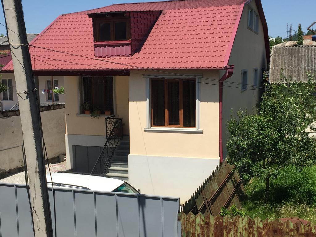 Guesthouse Gua Kutaisi Exteriör bild